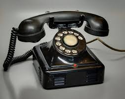 Le contact d'antan, un ancien téléphone ; Formations et cours d'anglais en CPF à Toulouse 
